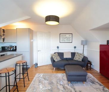 2 bedroom flat to rent - Photo 2