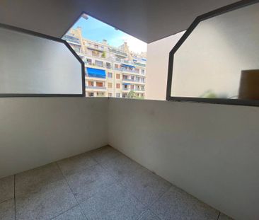 Location Appartement 1 pièce 28m² NICE 06100 - Photo 1