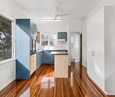 Renovated high set home close to city centre - Photo 5