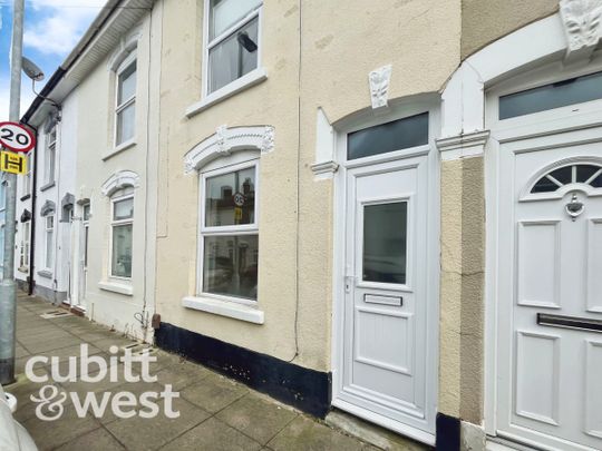 2 bedroom terraced house to rent - Photo 1