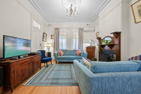 Beautifully Maintained 3-Bedroom Terrace with Garage & Sustainable Features – 100 Denison Street, Bondi Junction - Photo 4