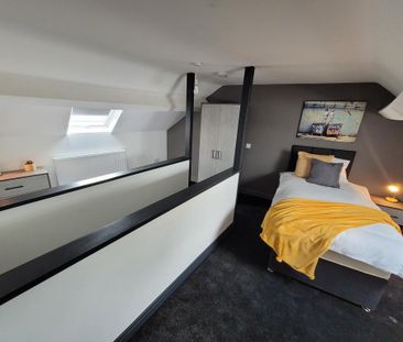 2 bedroom house of multiple occupation to rent - Photo 4