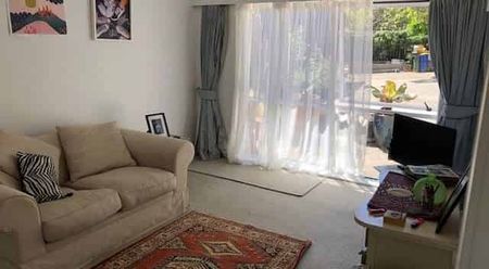 Self Contained Cozy Cottage - Photo 2