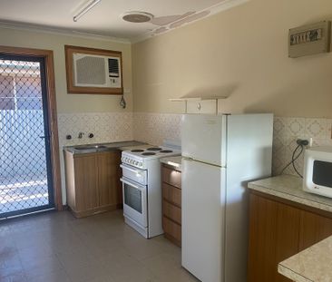 Unit 2&sol;79 Conroy Street&comma; Port Augusta - Photo 6