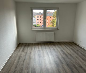 Große 3 Zimmer Wohnung im 4.Obergeschoss - Photo 2