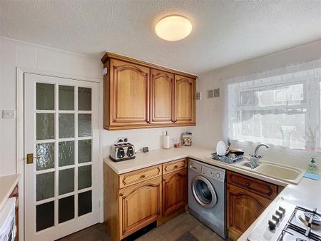 2 bedroom apartment to rent - Photo 5