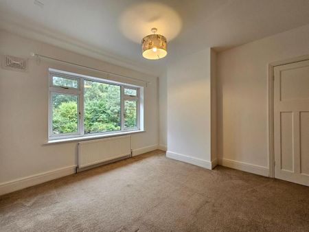 4 bedroom semi-detached house to rent - Photo 2