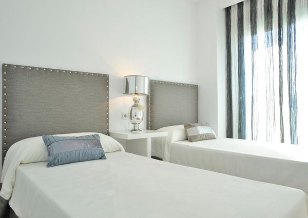 Apartment for rent on the beachfront of Arenal in Javea.