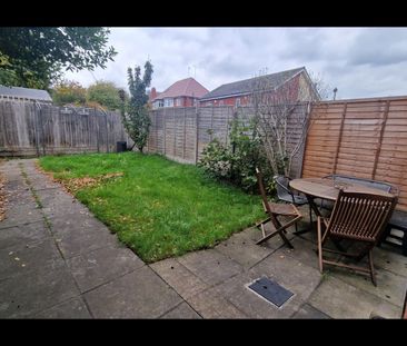 4 Bed Terraced House, Belgravia Close, B5 - Photo 5