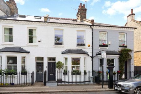 Charming 4 bedroom family home off Battersea Square. - Photo 4