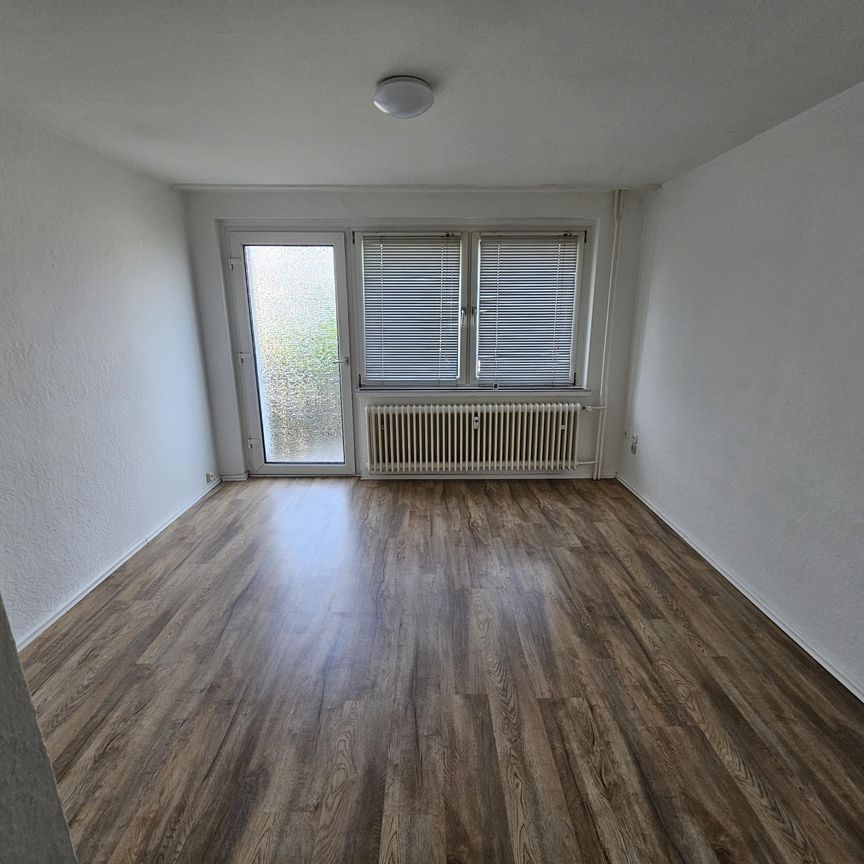 IN ZENTRUMSNAHER WOHNLAGE VERMIETUNG EINS 1-ZIMMER-APPARTMENTS - Foto 1