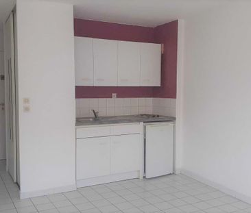NIMES CENTRE/LYCEE DHUODA - RUE HENRI IV - STUDIO 21.32 M2 AU 1ER E... - Photo 1