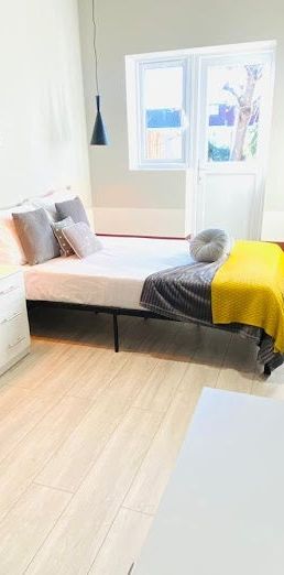 Room in a Shared House, Woodyates Road, SE12 - Photo 1