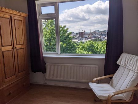 2 bedroom flat to rent - Photo 4