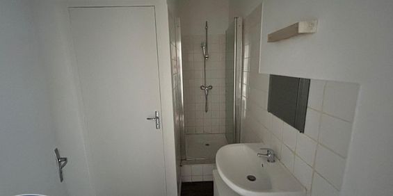 Location Appartement 2 pièces 45m² ST ETIENNE 42000 - Photo 3