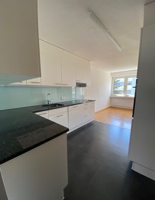 Rent a 4 ½ rooms apartment in Uster - Photo 1