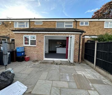 3 bedroom terraced house to rent - Photo 6