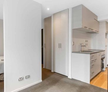 Modern Studio Apartment in Queen's Residences - Photo 4