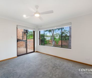 Spacious & Freshly Updated 3-Bedroom Townhouse in a Quiet Complex - Photo 3