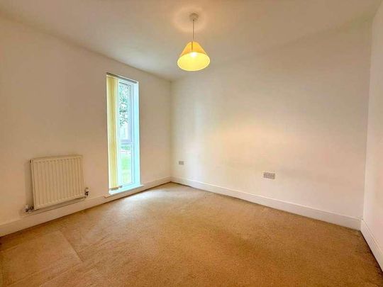 Vulcan Drive, Bracknell, Berkshire, RG12 - Photo 1