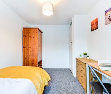 Room in a Shared House, Crossbush Road, BN2 - Photo 6