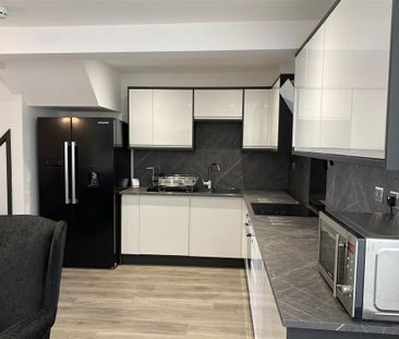 6 bedroom house to rent - Photo 1