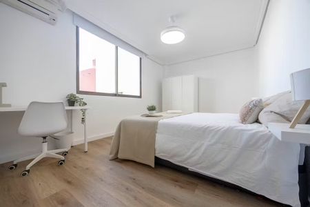 Carrer de Dolores Alcaide, Valencia, Valencian Community 46007 - Photo 5