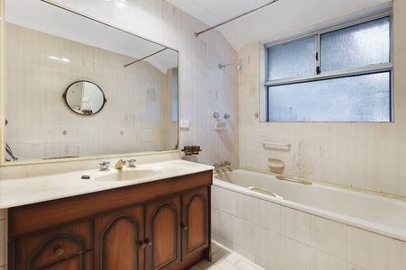 A Great Family Home - 6 Month Lease only!!! - Photo 5
