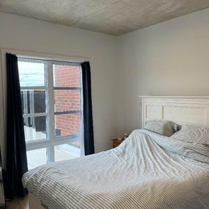 Grand 3 1/2 Mont-St-Hilaire 884pi2 - Photo 2