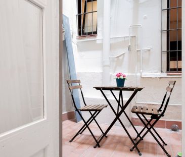 Bright room in les Heures street - Photo 6