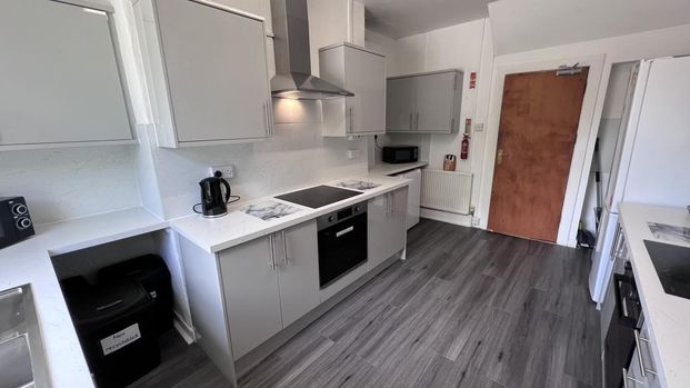 8 bedroom house share to rent - Photo 1