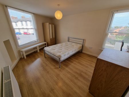 1 Bed Student Accommodation - Photo 4