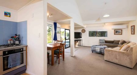 Cosy Cottage with Inlet Views - Photo 2