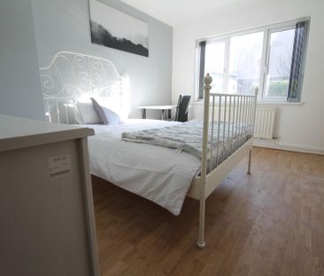 5 bedroom terraced house to rent - Photo 3