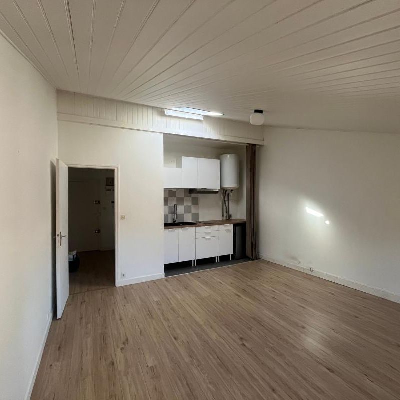 Location Appartement 1 pièce 30m² LA ROCHELLE 17000 - Photo 1