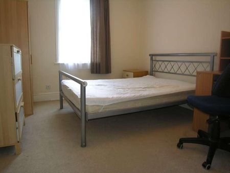 Bedroom Property In Charminster, BH9 - Photo 5