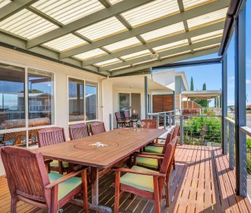 Green Reef Beach House | Furnished Short Term - Photo 6