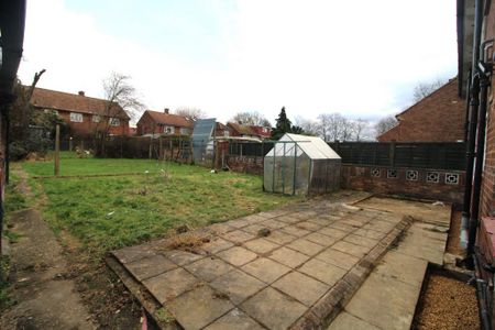 2 bedroom maisonette to rent - Photo 4