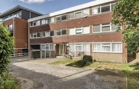 1 bedroom in a flat share to rent - Photo 5