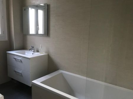 location Appartement T4 DE 81.9m² À PARIS - Photo 4