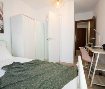 Calle de Luis Missón, Madrid, Community of Madrid 28039 - Photo 6