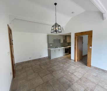 2 bedroom character property to rent - Photo 1