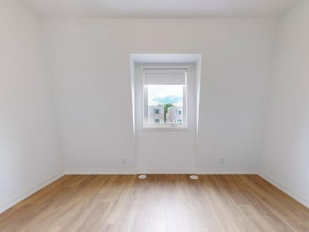 For Lease - 11 Case Ootes Drive, Toronto, Ontario - Photo 2