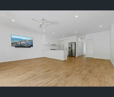 24 Palm Forest Cct, Forest Glen, Qld 4556 - Photo 2