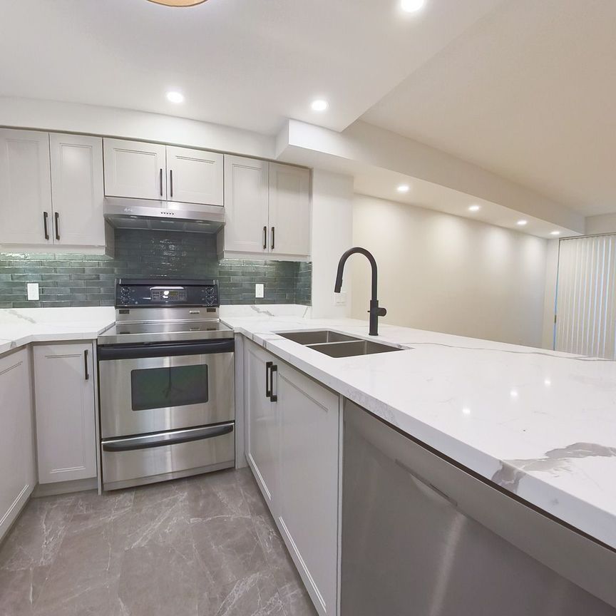 For Lease - 5 Emerald Lane Unit# 714, Vaughan, Ontario - Photo 1