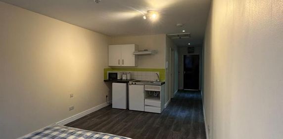 Studio to rent - Photo 2