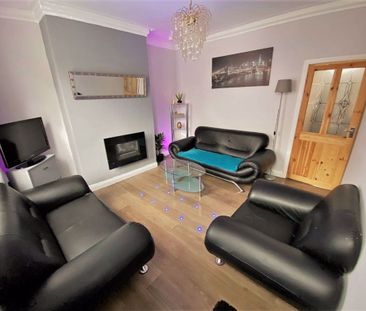 3 bedroom House in Burley Lodge Road, Leeds - Photo 5