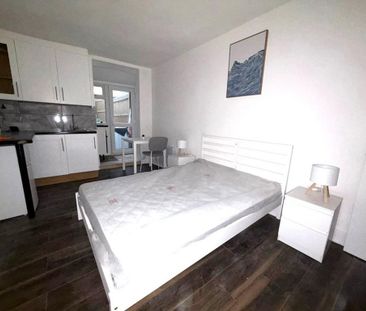 Studio to rent - Photo 2