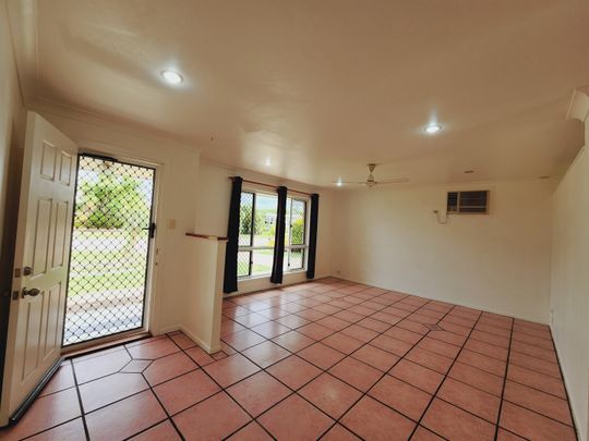 10 Amanda Avenue, Rasmussen QLD 4815 - House For Rent | Domain - Photo 1