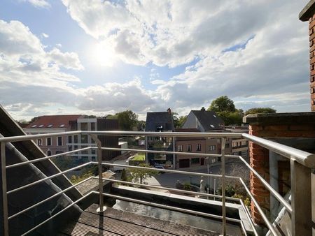 Gezellig duplexappartement in het centrum van Beveren met twee slaapkamers, terras en garage - Foto 2